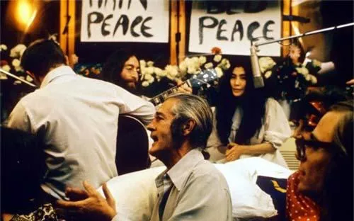 Запись песни «Дайте миру шанс», 1969 год. wikimedia