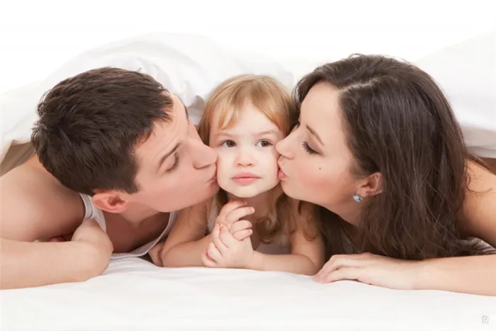 Можно ли родителям целоваться при ребенке и другие спорные вопросы воспитания. Почему детей нельзя целовать в губы психология 7