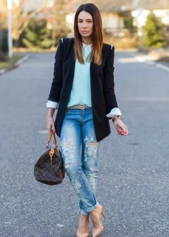 Женские луки с джинсами и пиджаком. Как носить джинсы с пиджаком женщинам 14