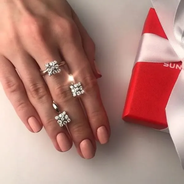 серьги и кольцо с бриллиантами санлайт