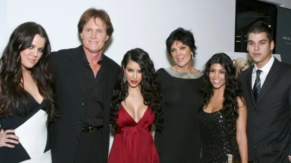 Khloe Kardashian, Bruce Jenner, Kourtney Kardashian, Kim Kardashian, Kris Jenner, Robert Kardashian 