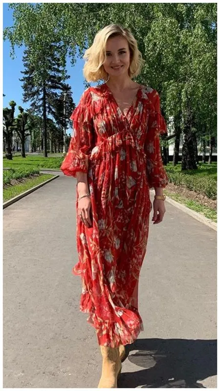 Полина Гагарина в красном платье