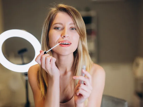 Как научиться делать макияж для себя? Пошаговое руководство 2 профессиональных урока по макияжу. Как сделать красивый макияж 6