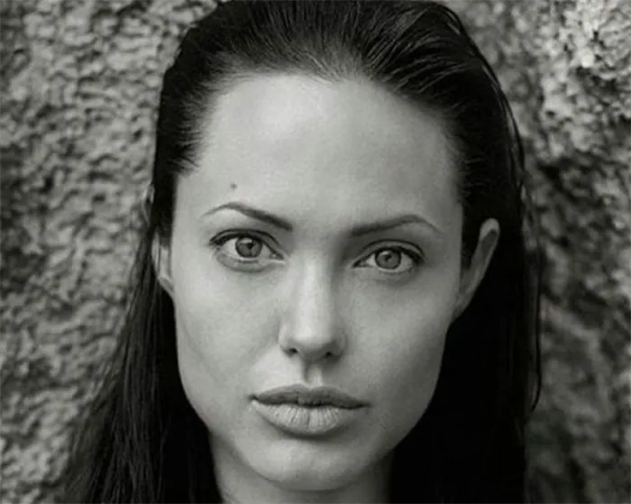 Как выглядит Анджелина Джоли без макияжа и косметики. Как выглядит анджелина джоли без макияжа 6