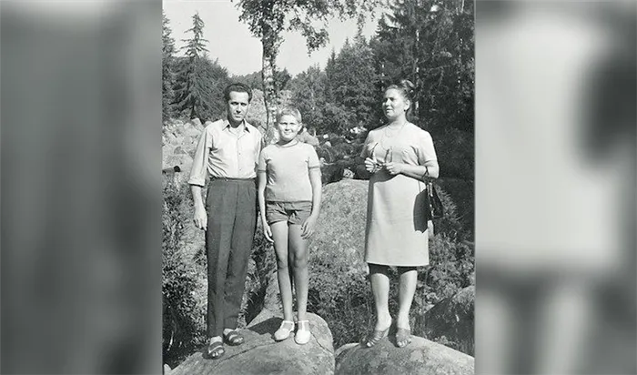 Юрий Стоянов с родителями