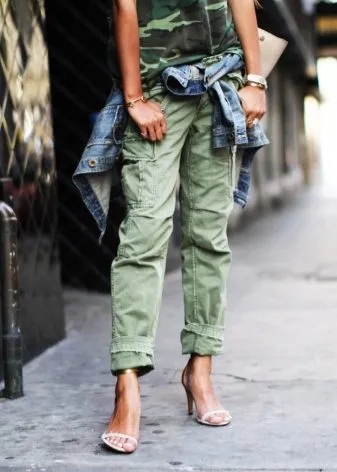 Женские брюки-карго. Как называются штаны с карманами по бокам 11
