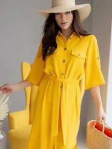 Летнее стильное платье-рубашка жёлтого цвета длинное