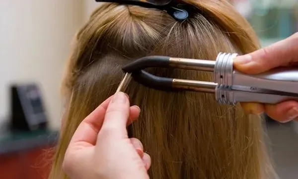 капсульное наращивание волос горячий метод