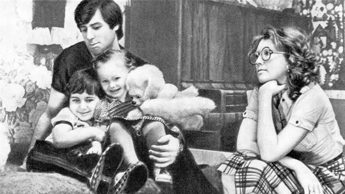 Валерий Харламов с женой и детьми