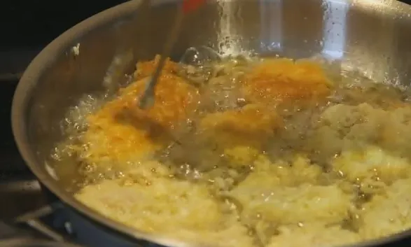 Как сделать наггетсы с сыром в домашних условиях. Как приготовить куриные наггетсы с сыром 6