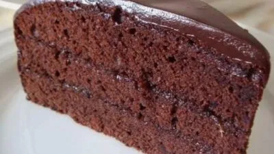 Простой шоколадный пирог за 3 минуты в микроволновке
