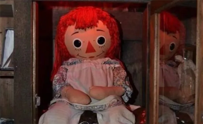 История куклы Аннабель