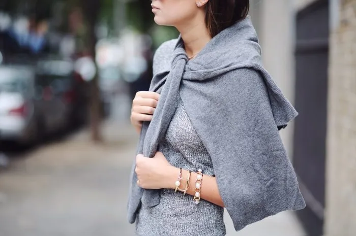 Шелковый платок: как носить самый модный аксессуар сезона. Какие платки сейчас в моде 2022 весна 4