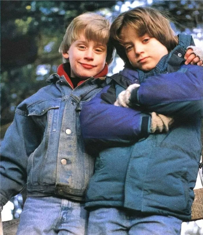 Актер Элайджа Вуд и Макалей Калкин в детстве.