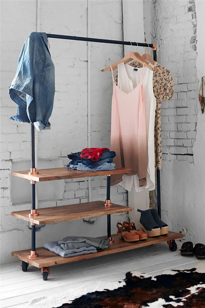 5 хитрых способов хранить одежду без шкафа. Как хранить одежду если нет шкафа 6