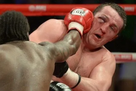 Боксер Денис Лебедев многократно получал травмы и гематомы на ринге