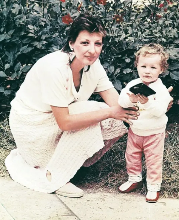 Кэти с мамой
