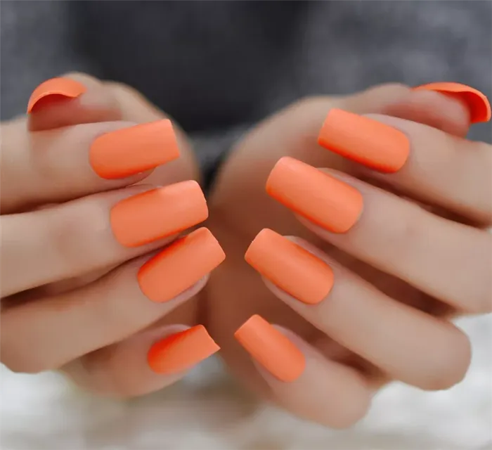 Идеи оранжевого маникюра. С какими цветами сочетается оранжевый ногти 16