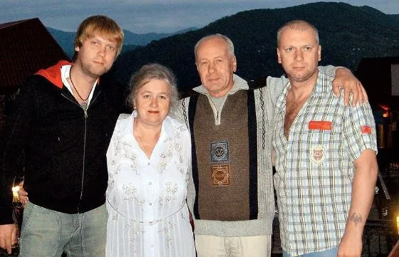 Сергей Светлаков с родителями и старшим братом Димой
