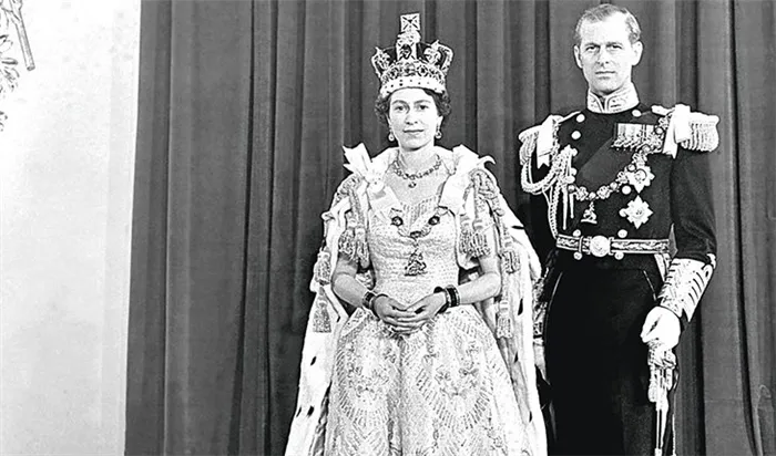 Елизавета II с супругом Филиппом