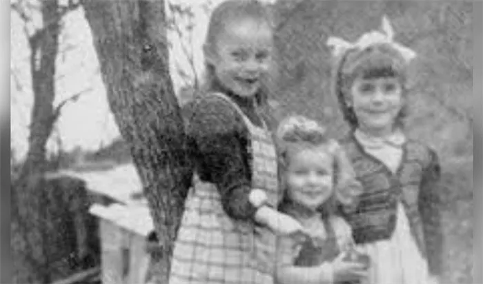 Катрин Денев с сестрами
