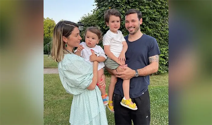 Лаура Джулегия с мужем и детьми