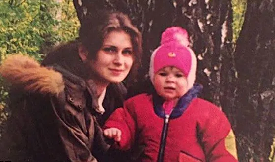 Маленькая Юлия Пушман с мамой