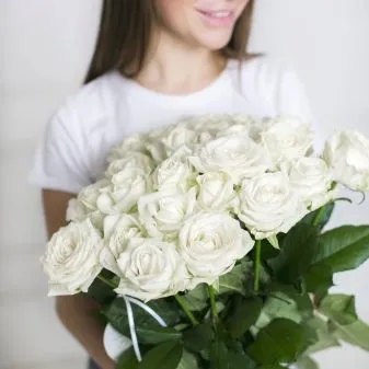 Что означают белые розы и к чему их дарят. Что означает белая роза 11