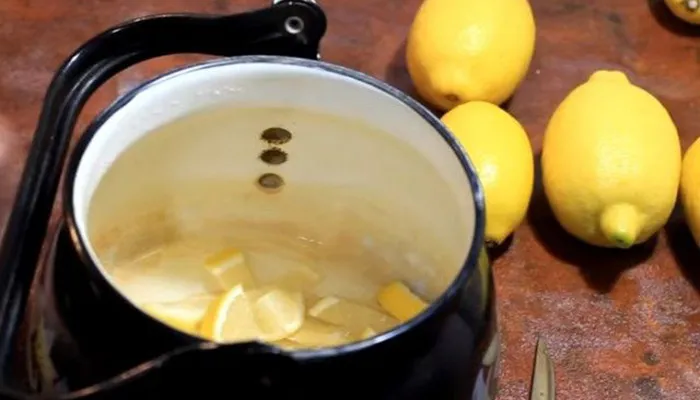 Эффективные способы, как убрать накипь в чайнике лимонной кислотой. Лимонная кислота как почистить чайник 2