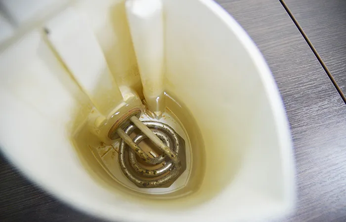 Эффективные способы, как убрать накипь в чайнике лимонной кислотой. Лимонная кислота как почистить чайник 3