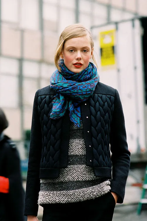 Как завязать красивый шарф — 10 наглядных способов, которые можно использовать в реальной жизни. Как завязывать красиво шарф 20