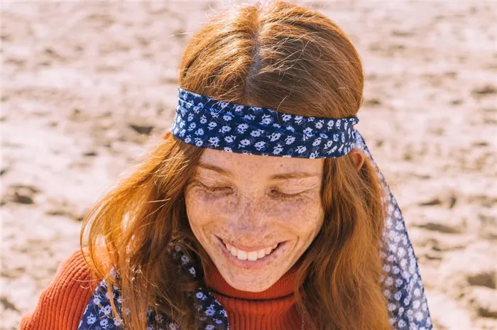Как завязать шарф на голове: красивые и модные варианты. Как шарф завязать на голове 32