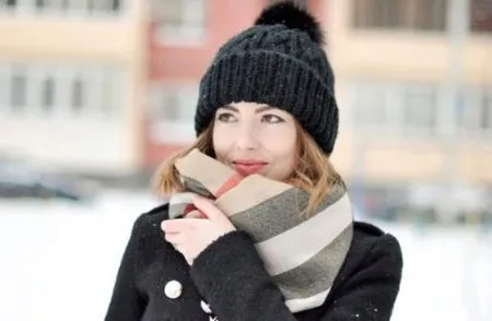 Как завязать шарф с пальто? 10 способов. Как носить шарфы с пальто 3