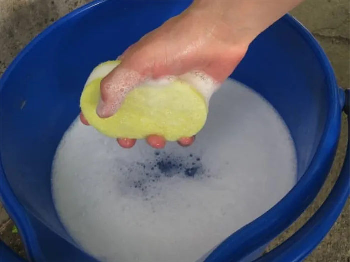 Мыльный раствор | Как и чем мыть краску на водной основе