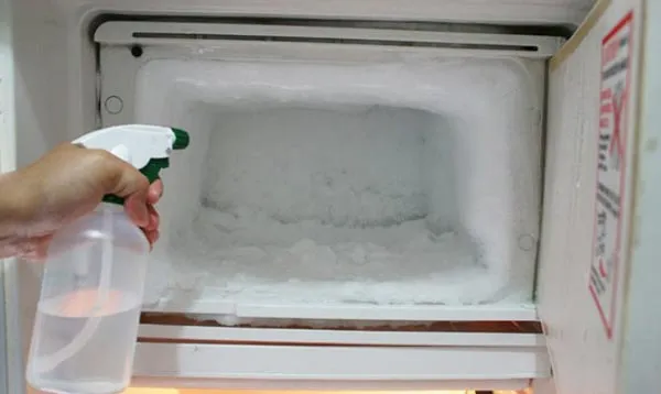 Как очистить холодильник ото льда