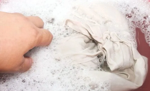 Правильный контроль температуры важен при стирке белой одежды