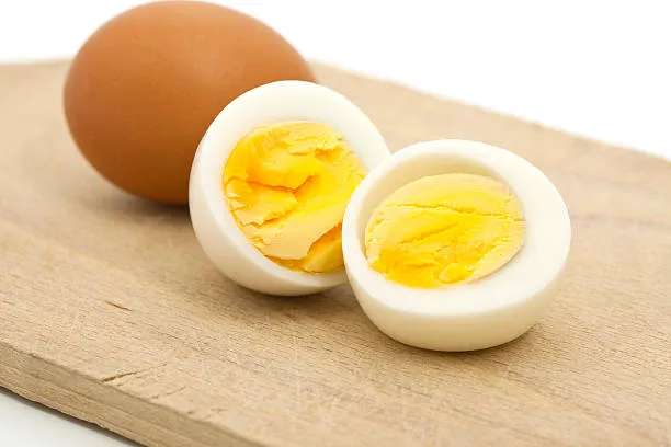 Вареные яйца как средство от чернильных пятен