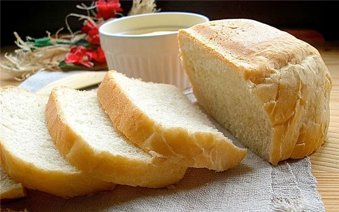 Белый хлеб как средство от пятен пасты