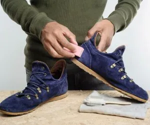 Как отстирать замшевые кроссовки в домашних условия. Как чистить замшевые кроссовки 4