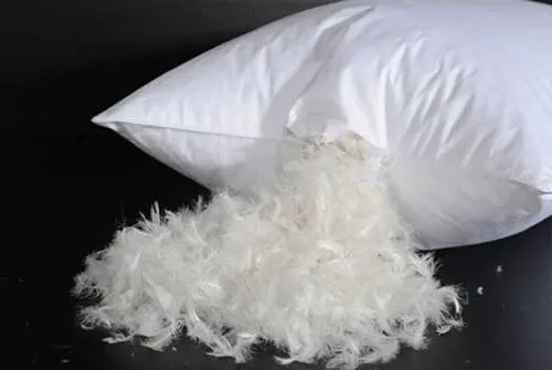 Как постирать подушку из пера в домашних условиях. Как стирать перьевые подушки 3