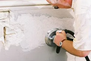 Методы удаления шпаклевки со стен