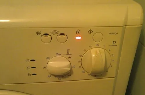 Неисправный индикатор блокировки стиральной машины