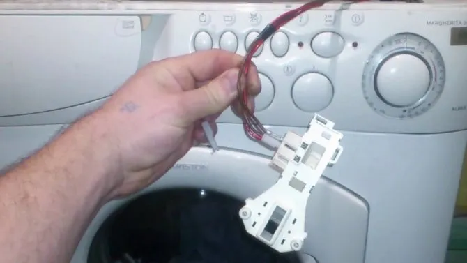 Почему стиральная машина Канди не отжимает белье и что делать. Почему не отжимает стиральная машина канди 2
