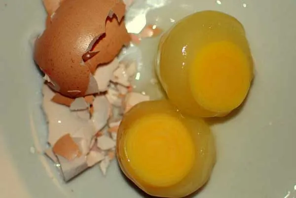 Очищенное яйцо