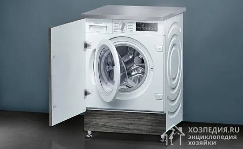 Встраиваемые корпуса стиральных машин оснащены дополнительными крепежными элементами и съемными панелями