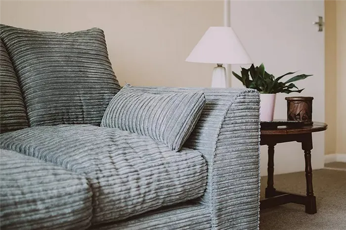 Как почистить диван: лучшие способы чистки + советы и рекомендации