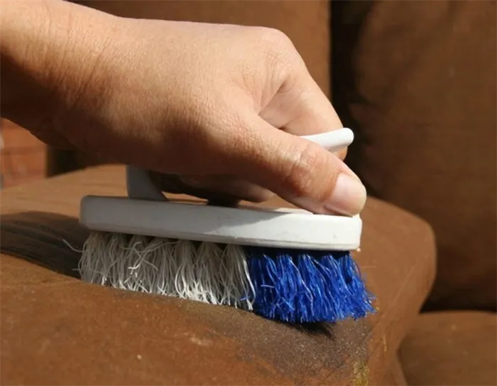 Бюджетные средства и способы, чем почистить диван из ткани в домашних условиях. Как почистить диван в домашних условиях 7