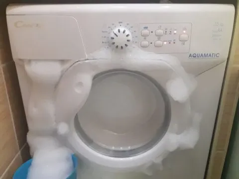 Куда заливать жидкое моющее средство для стиральной машины