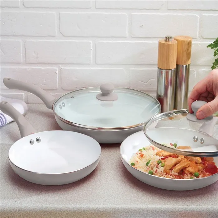 Как чистить сковороды внутри и снаружи: шесть полезных советов и указаний для разных сковородок.