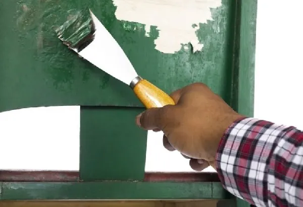 Как удалить старую краску с дерева 